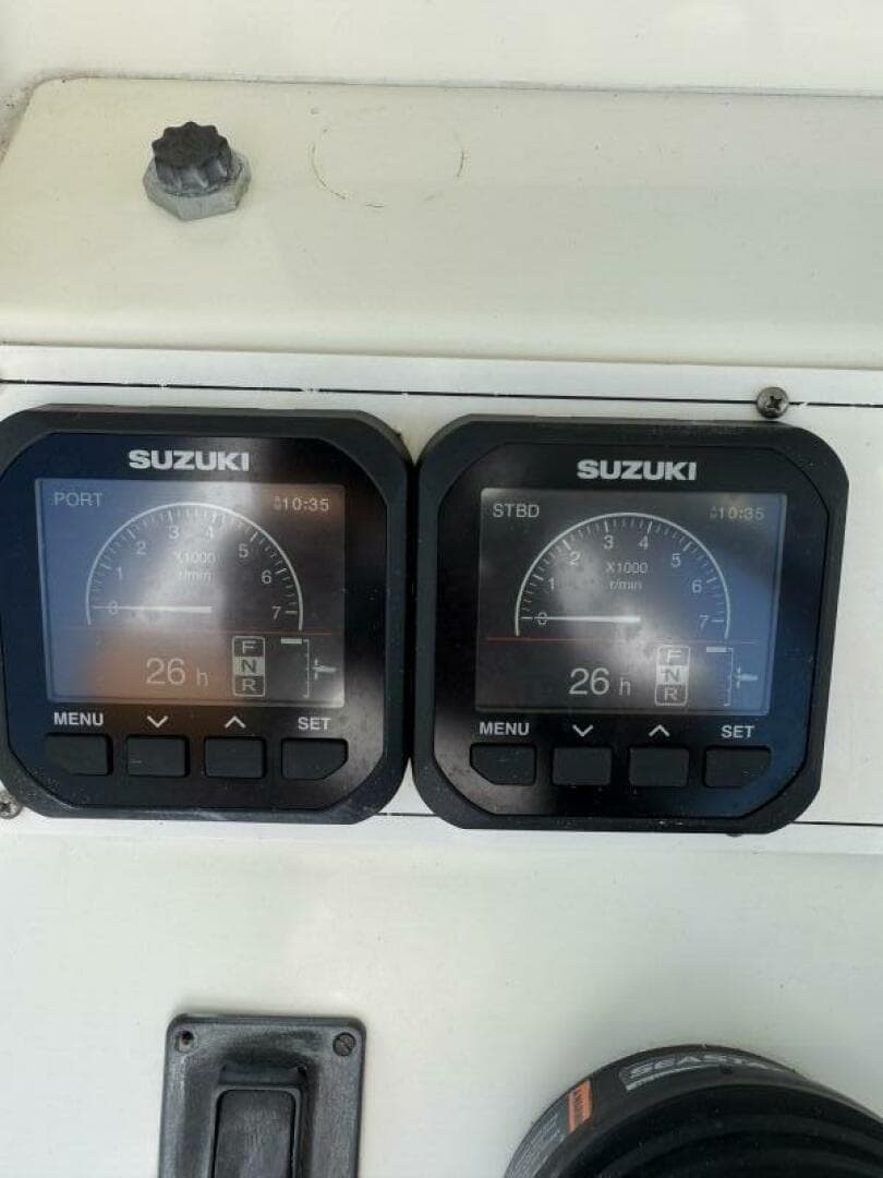 2007 Triton 315 Express — photo 6