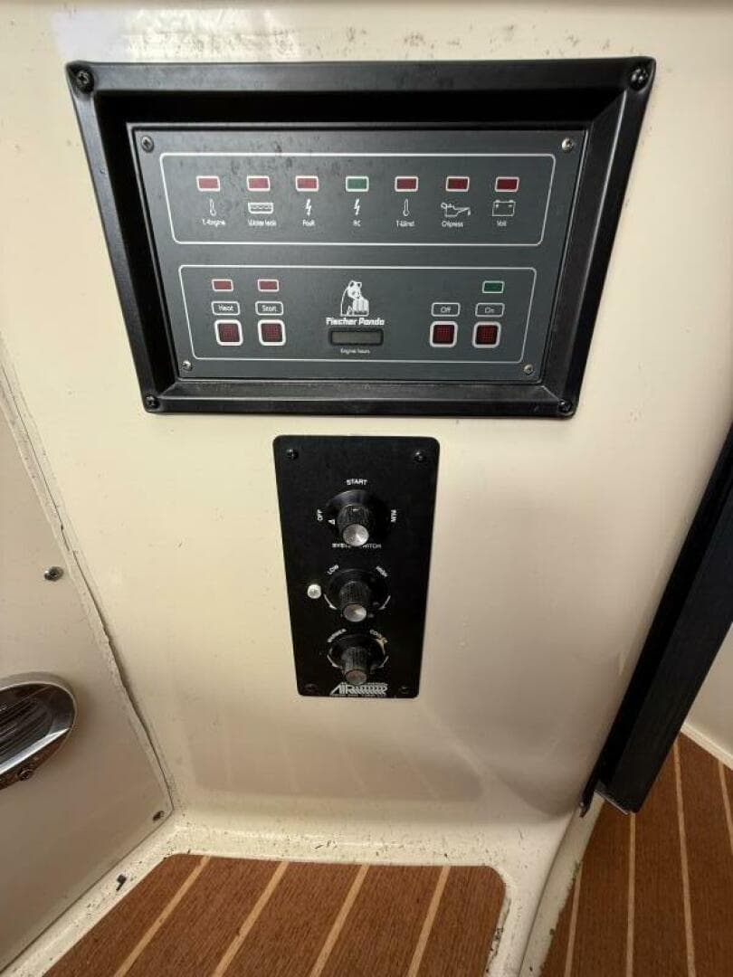 2007 Triton 315 Express — photo 12