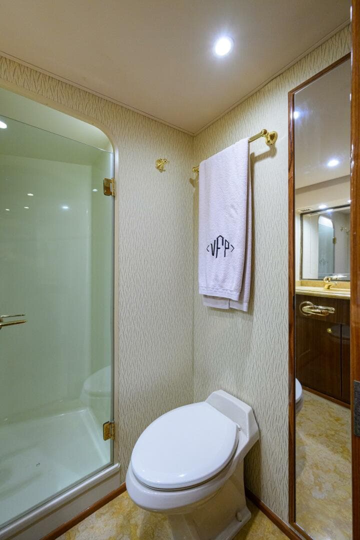 2007 Viking 64 Convertible — photo 26