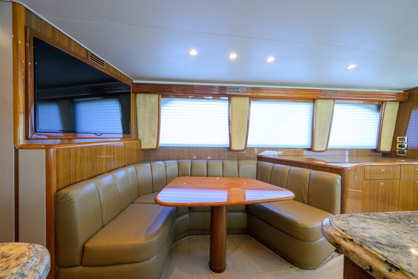 2007 Viking 64 Convertible — photo 18