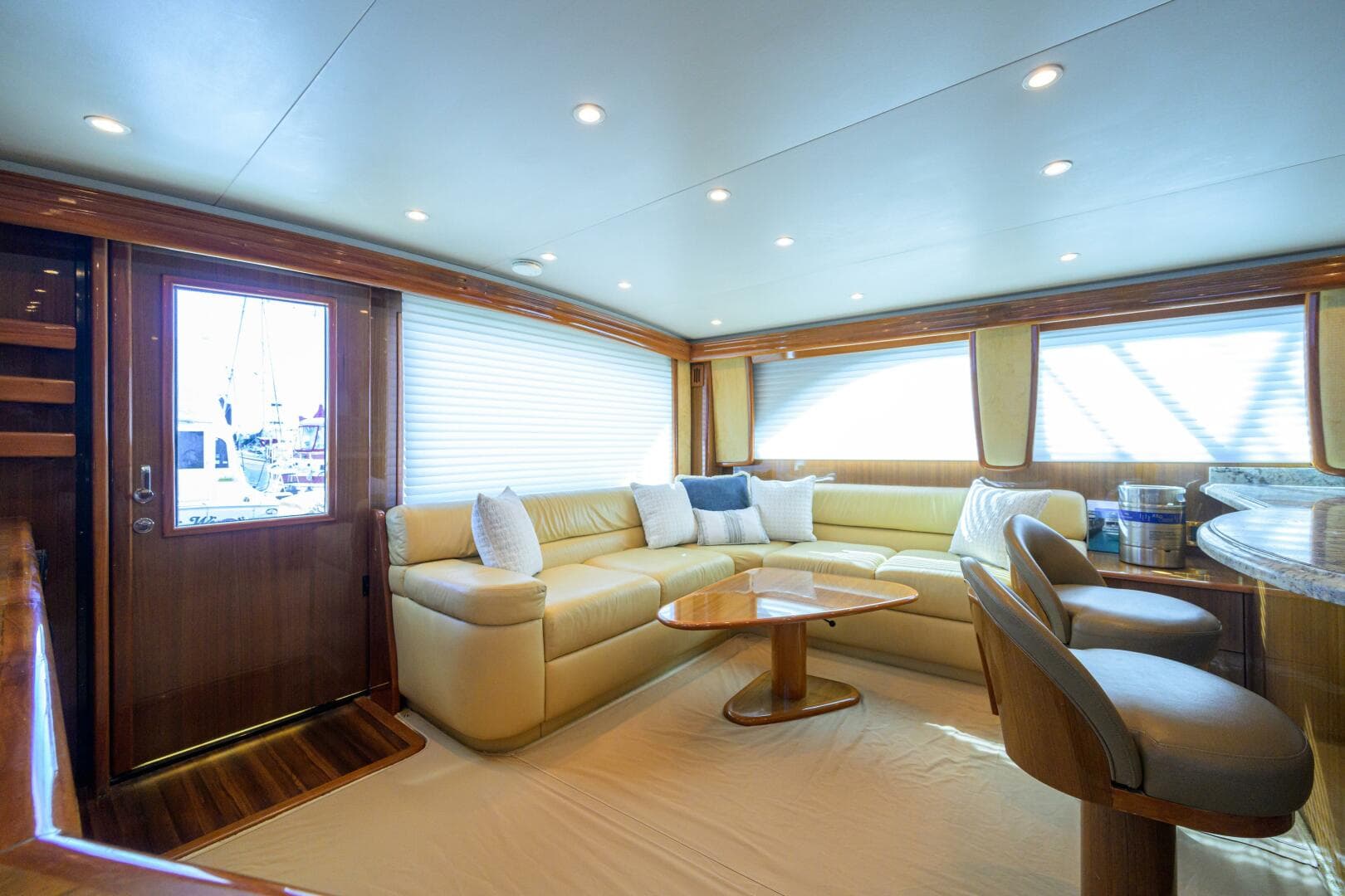 2007 Viking 64 Convertible — photo 14