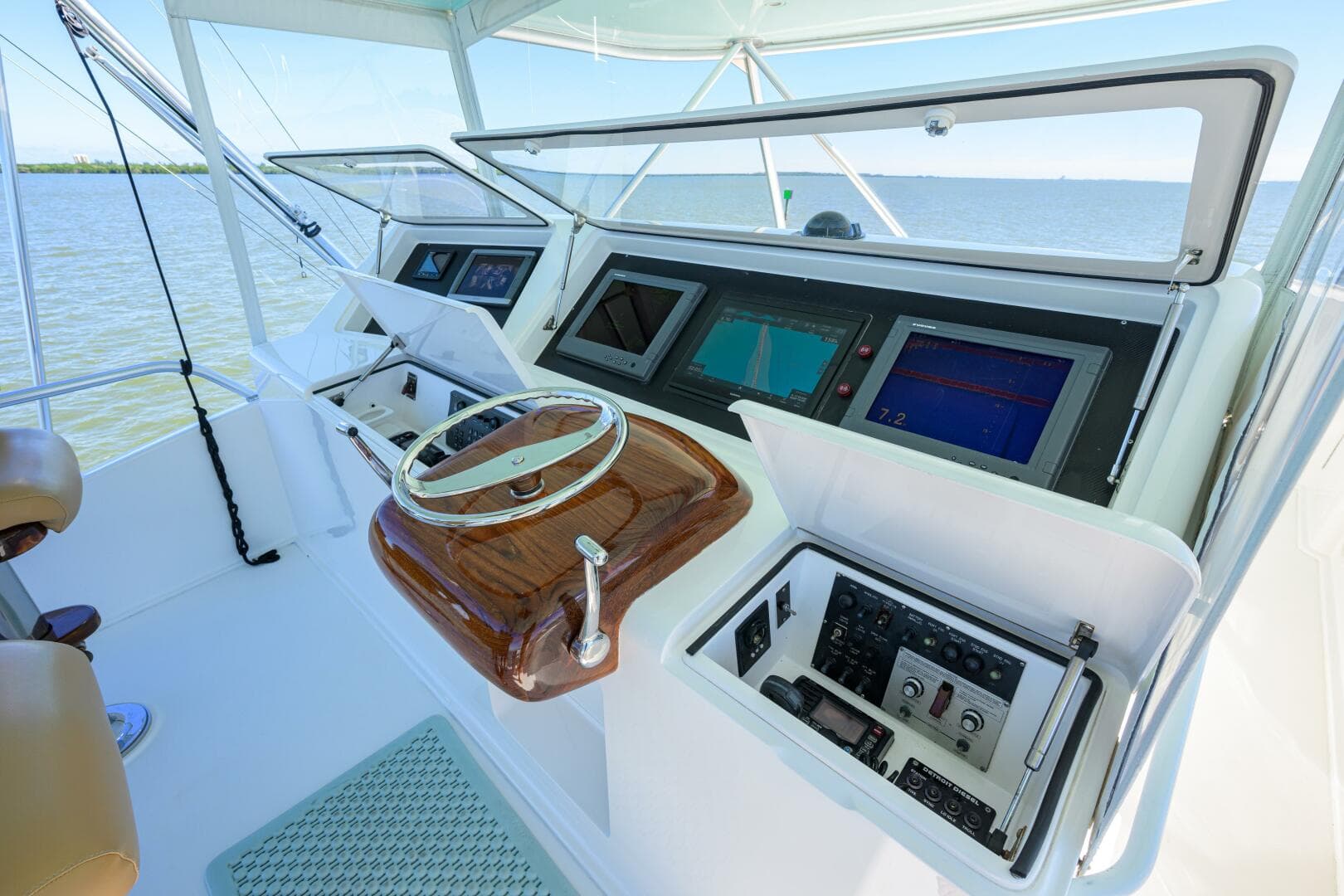 2007 Viking 64 Convertible — photo 40