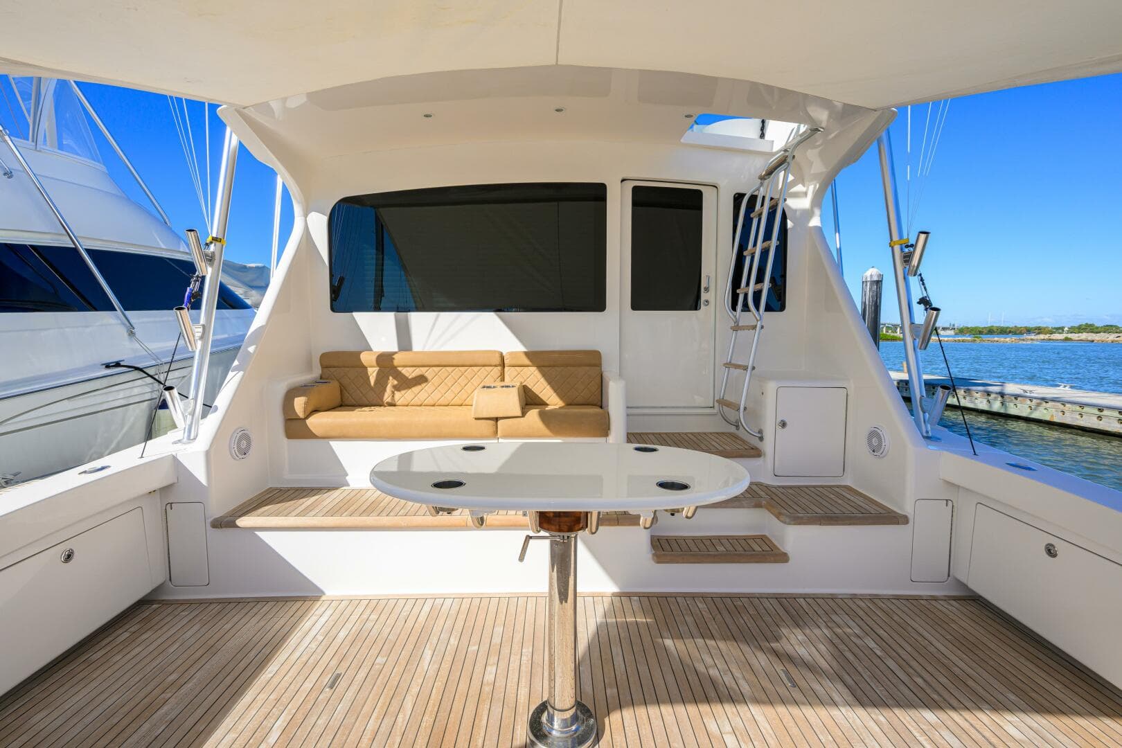 2007 Viking 64 Convertible — photo 11