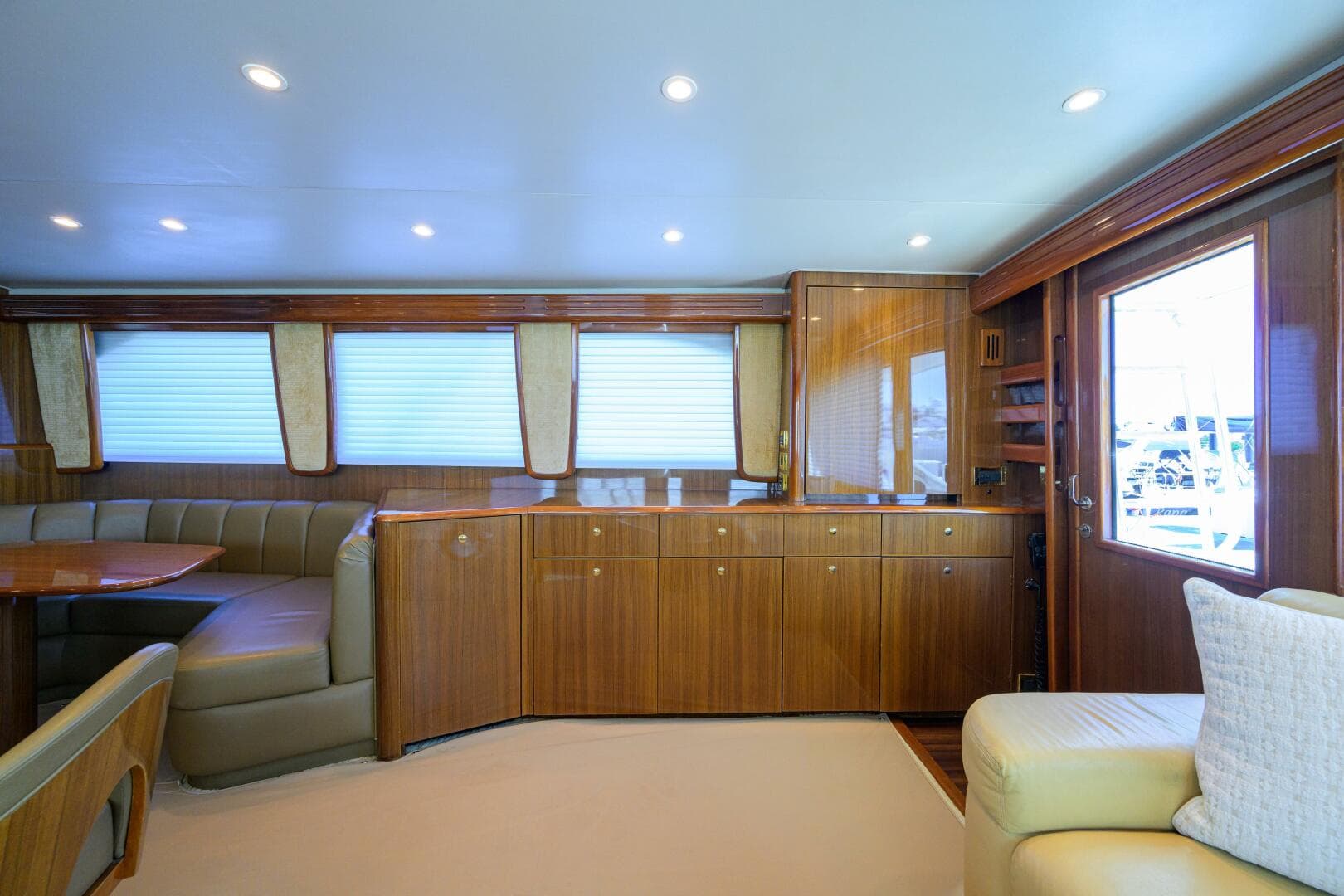 2007 Viking 64 Convertible — photo 16