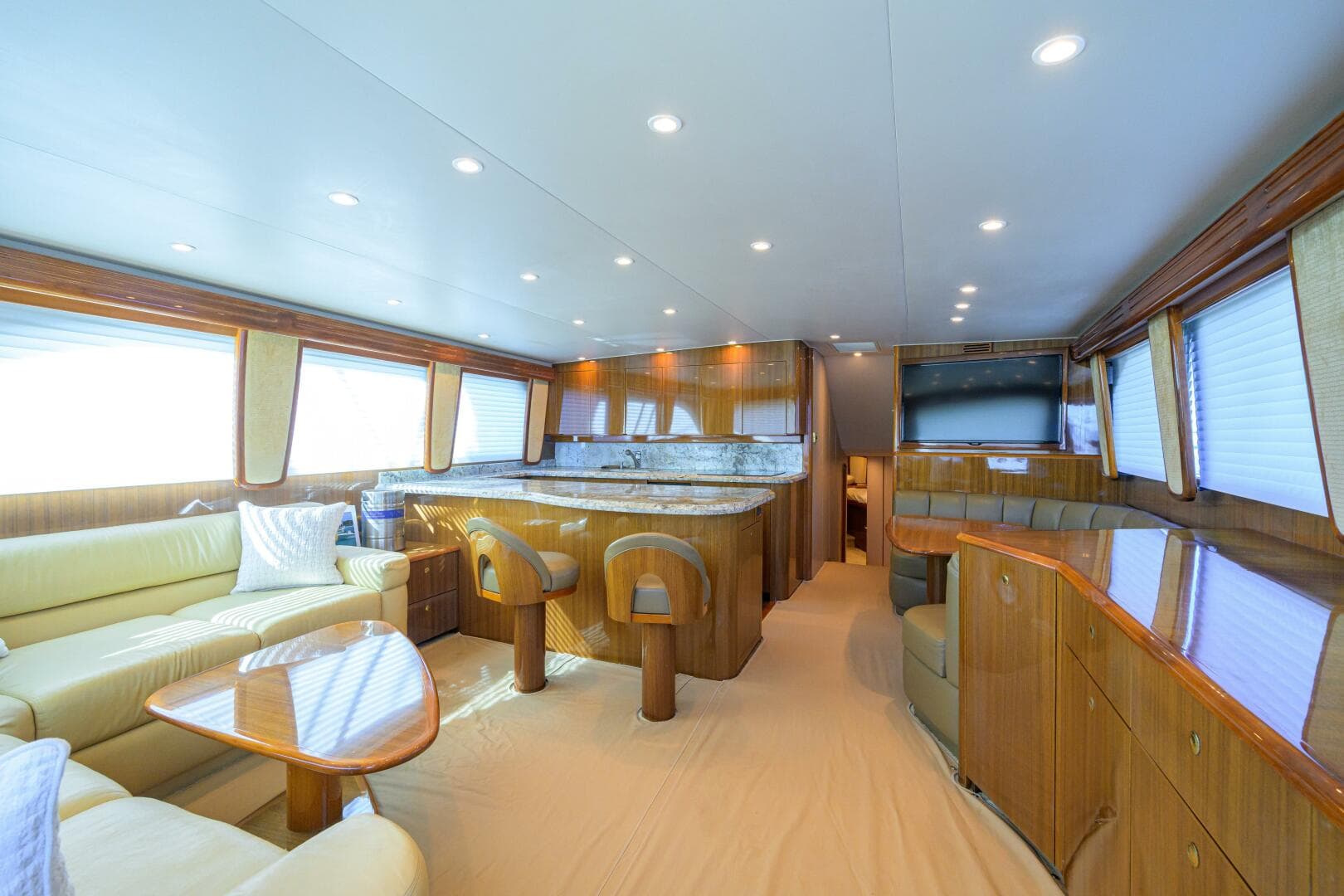 2007 Viking 64 Convertible — photo 12