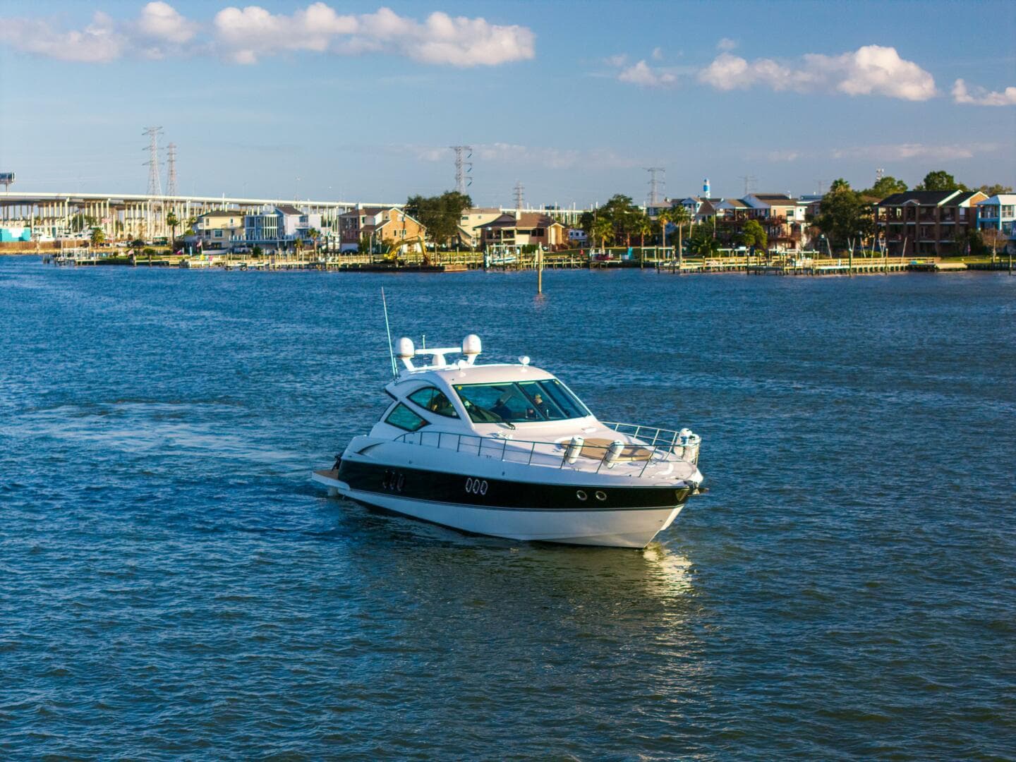 2013 Cruisers Yachts 540 — photo 43