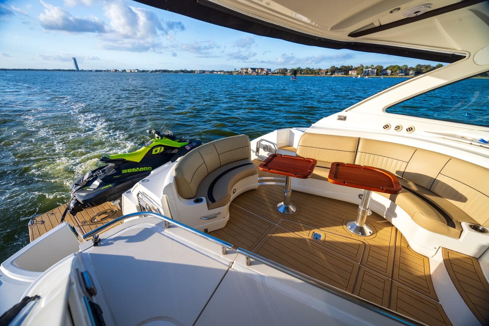 2013 Cruisers Yachts 540 — photo 20