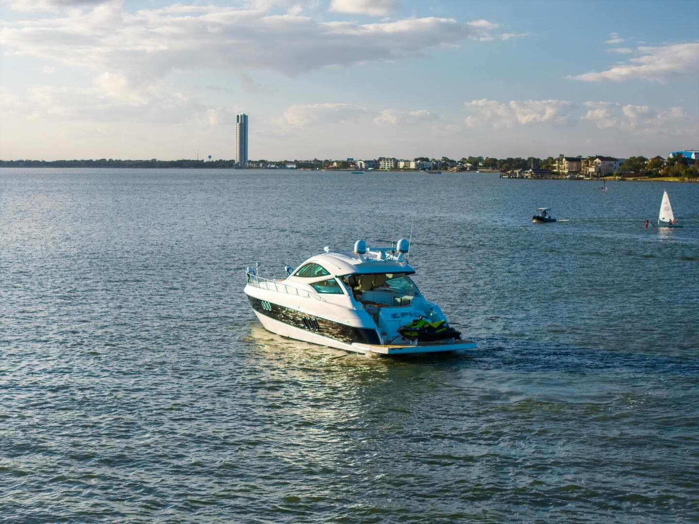 2013 Cruisers Yachts 540 — photo 45