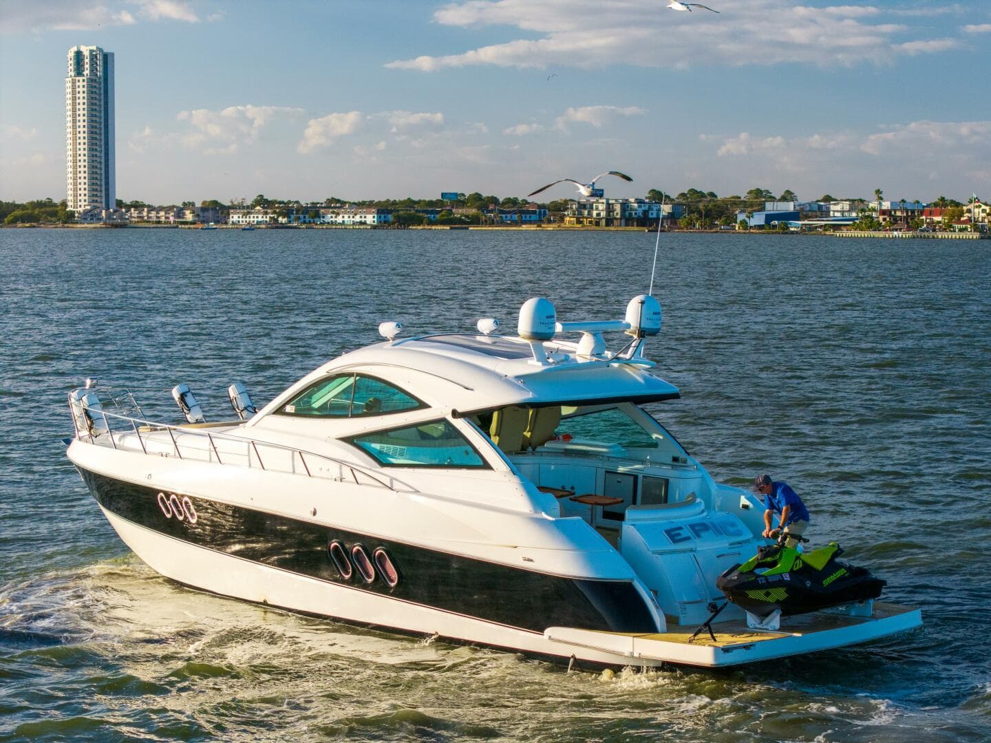 2013 Cruisers Yachts 540 — photo 50