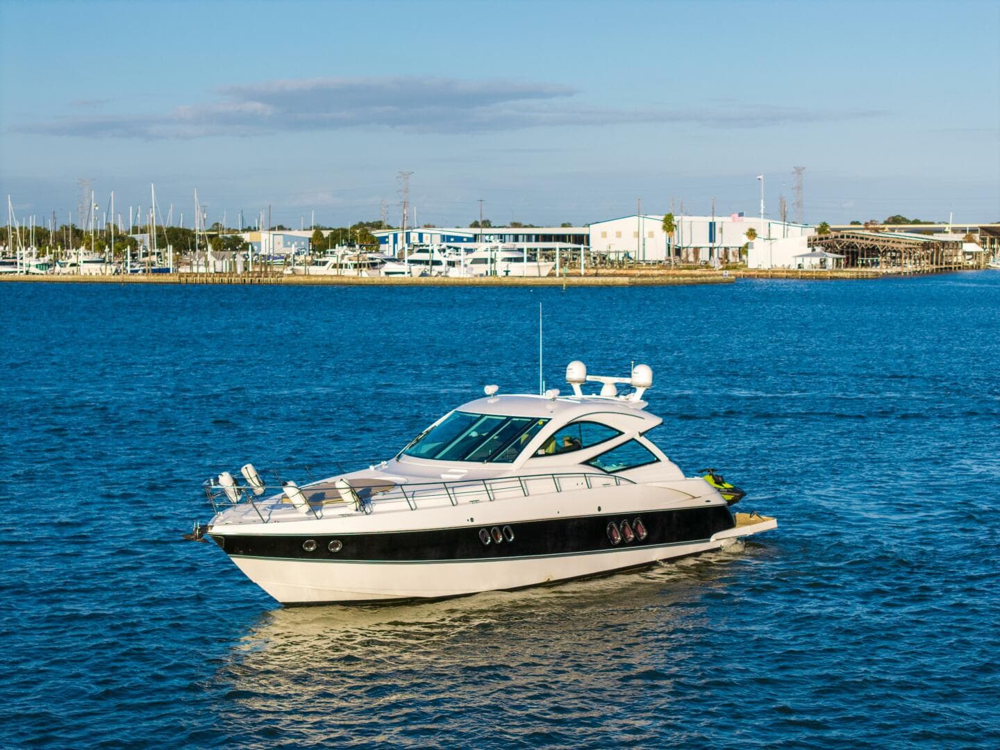 2013 Cruisers Yachts 540 — photo 47