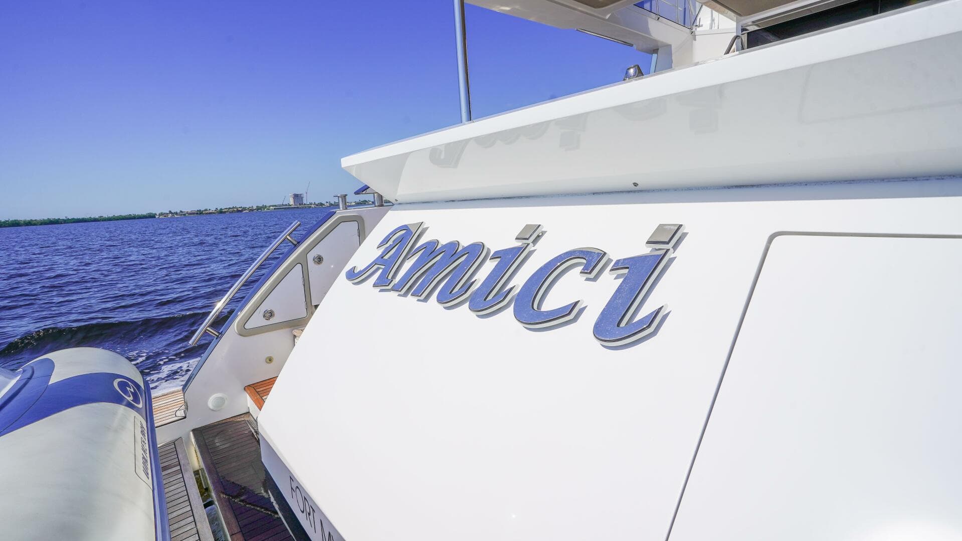 2017 Azimut 66 Flybridge — photo 8