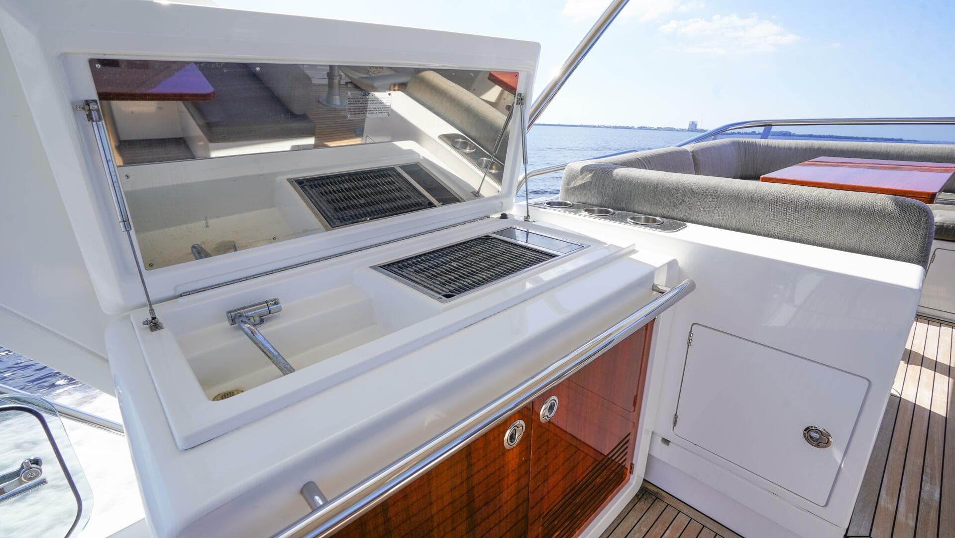 2017 Azimut 66 Flybridge — photo 55