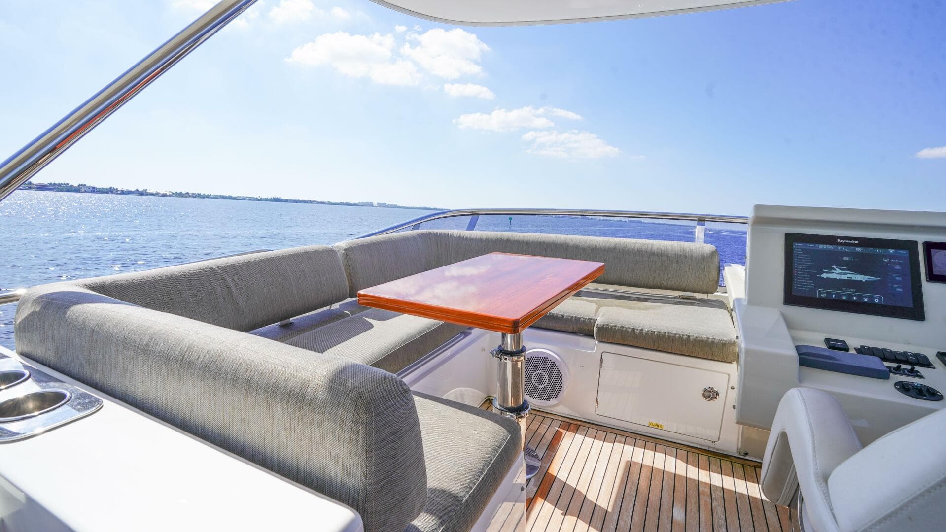 2017 Azimut 66 Flybridge — photo 56