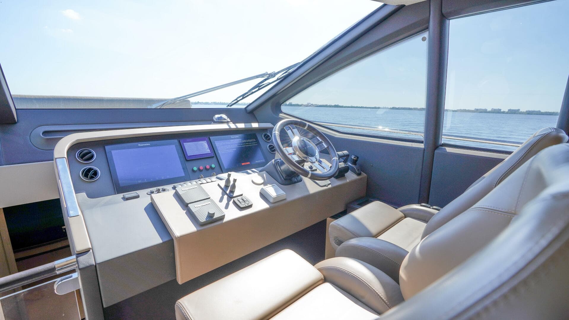 2017 Azimut 66 Flybridge — photo 33