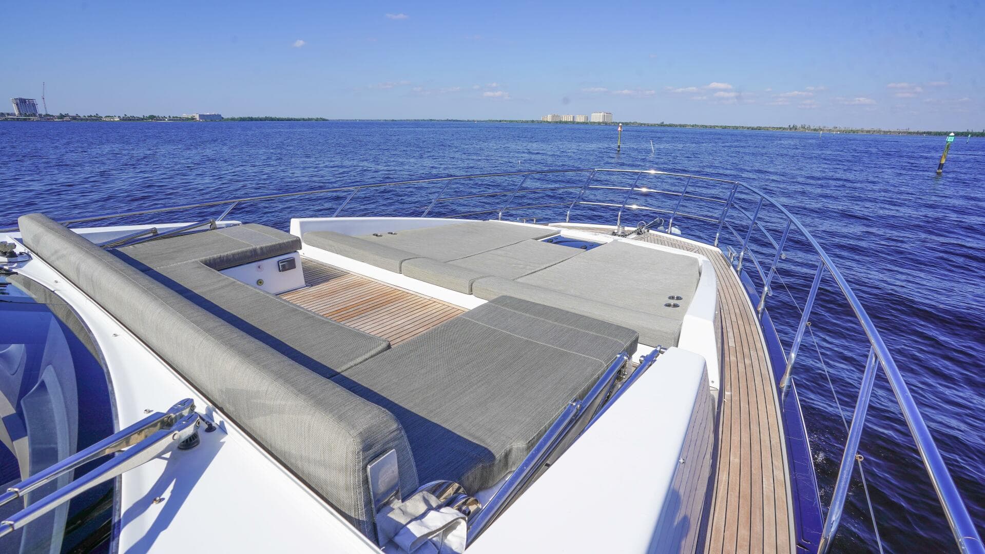 2017 Azimut 66 Flybridge — photo 15