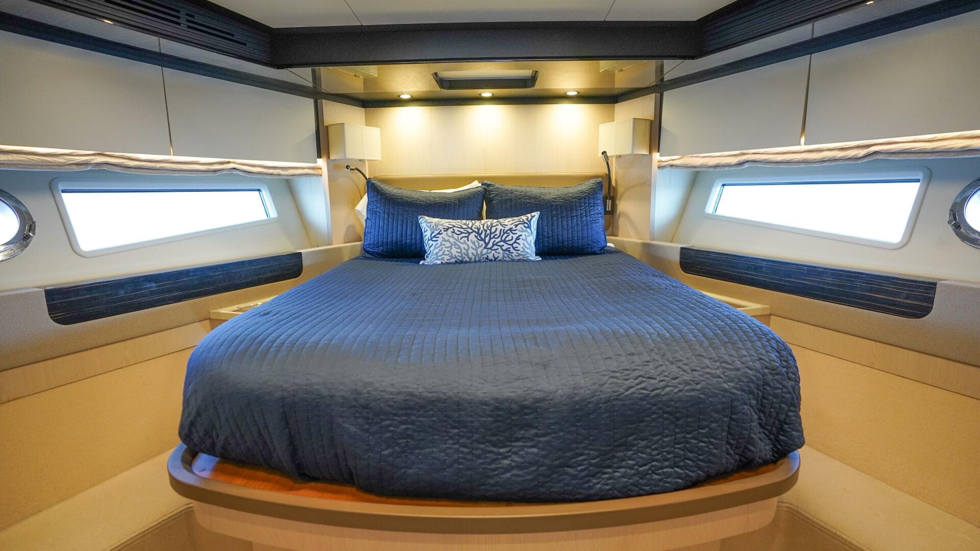 2017 Azimut 66 Flybridge — photo 41