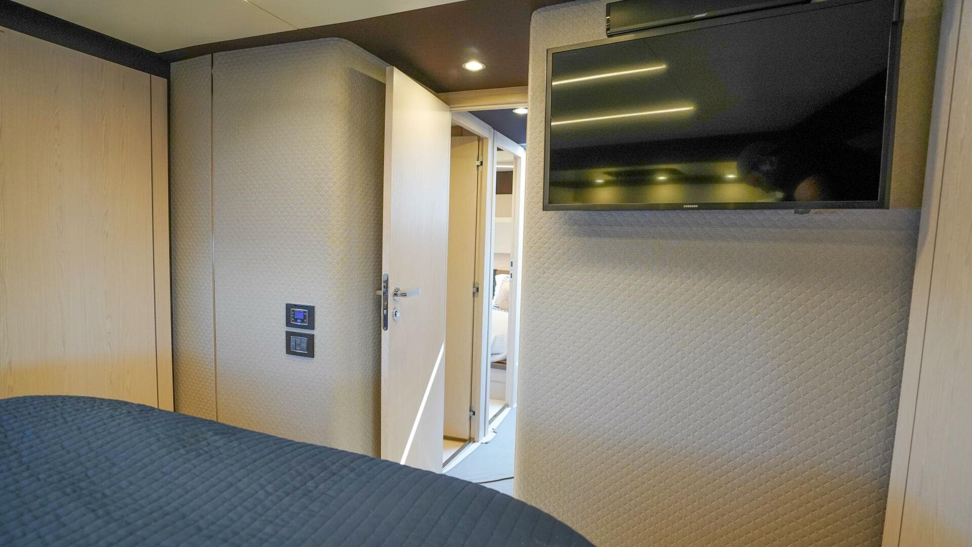 2017 Azimut 66 Flybridge — photo 42