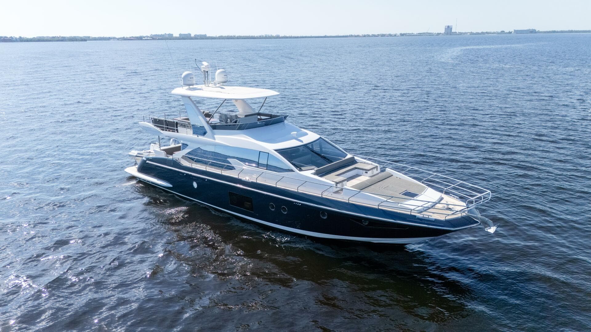 2017 Azimut 66 Flybridge — photo 2