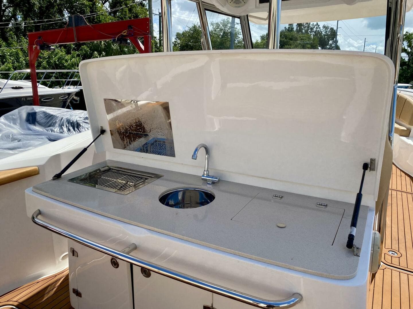 2023 Fishing Raptor 390 Solarium — photo 8