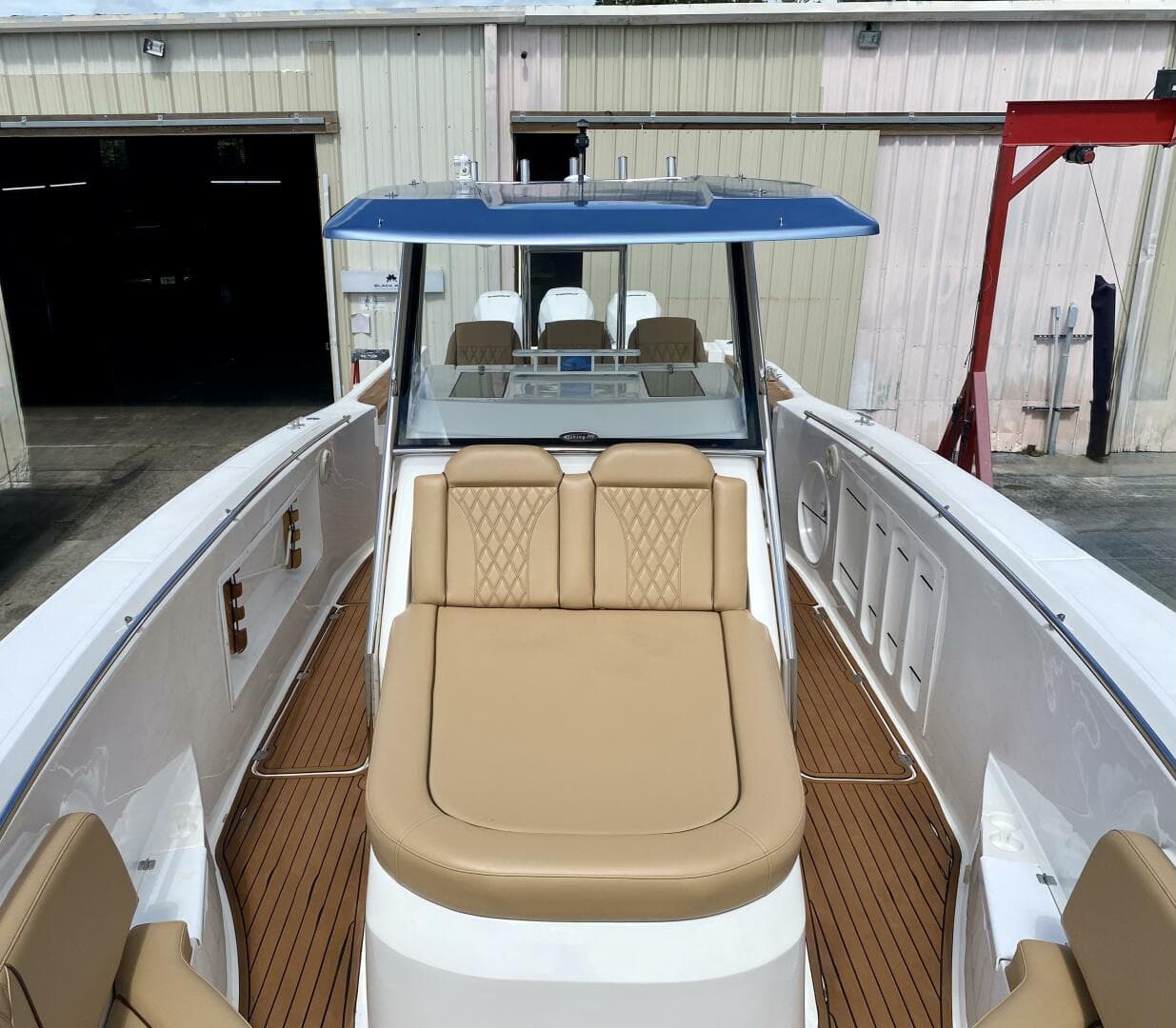 2023 Fishing Raptor 390 Solarium — photo 3