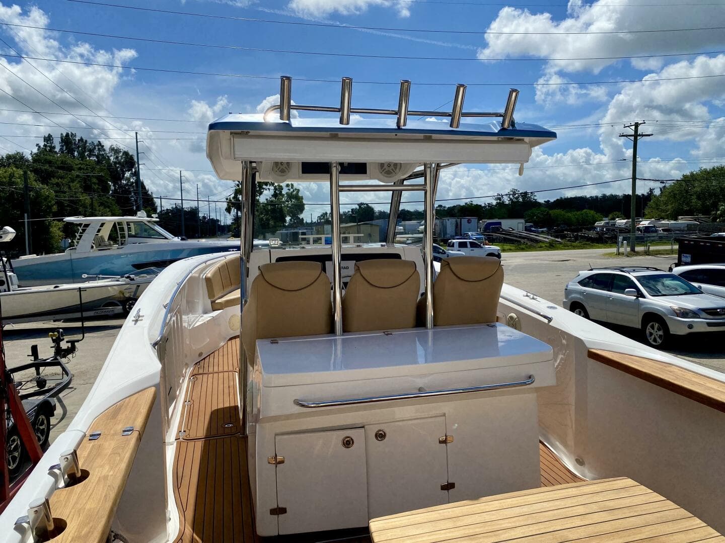 2023 Fishing Raptor 390 Solarium — photo 6