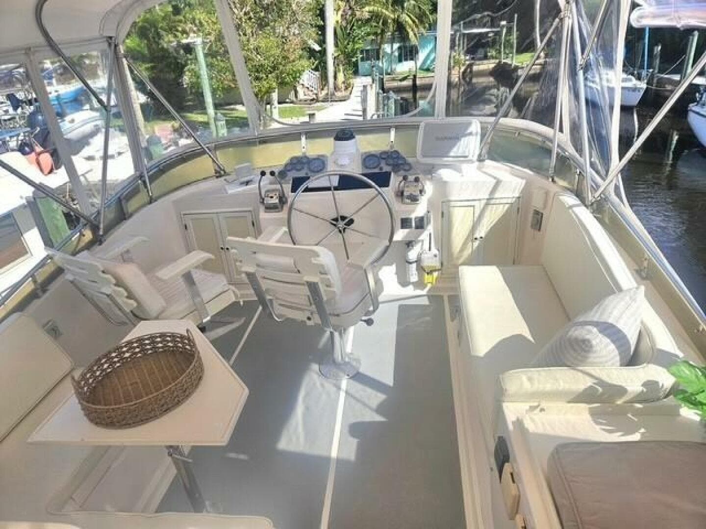 1990 Offshore Yachts 48 Yachtfisher — photo 3