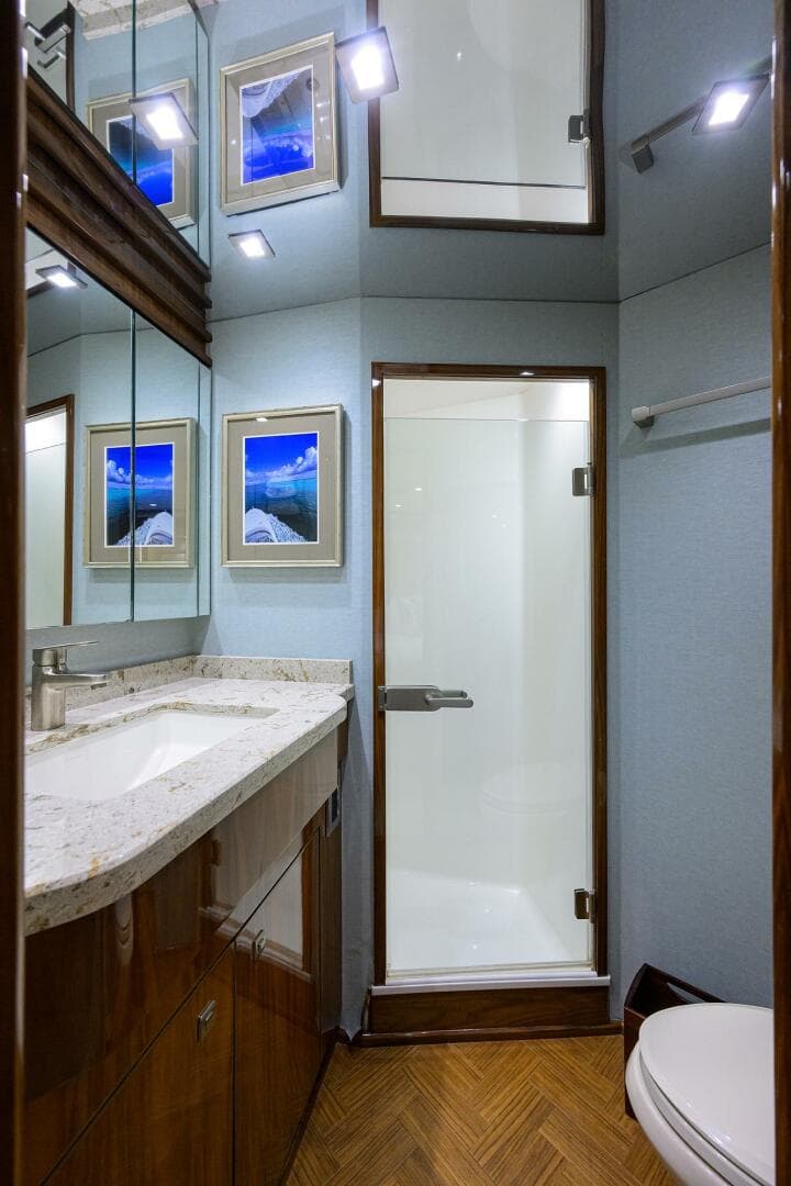 2017 Viking 72 Enclosed Bridge — photo 66