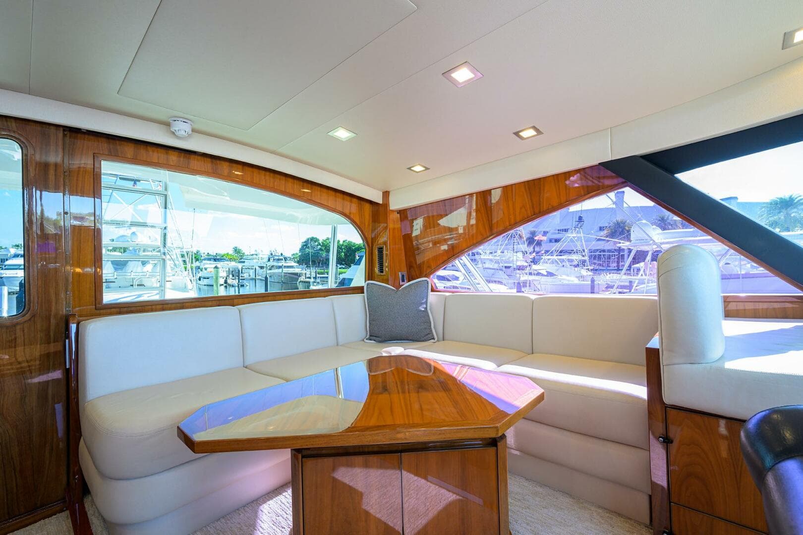 2017 Viking 72 Enclosed Bridge — photo 120