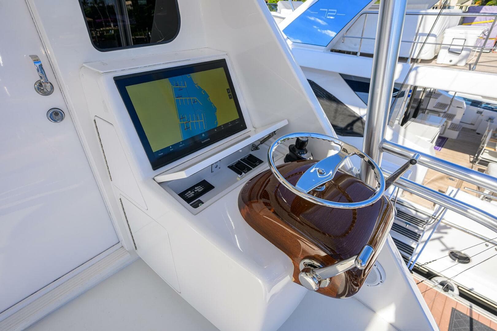 2017 Viking 72 Enclosed Bridge — photo 115