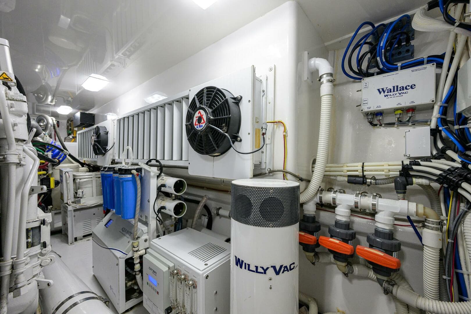 2017 Viking 72 Enclosed Bridge — photo 105