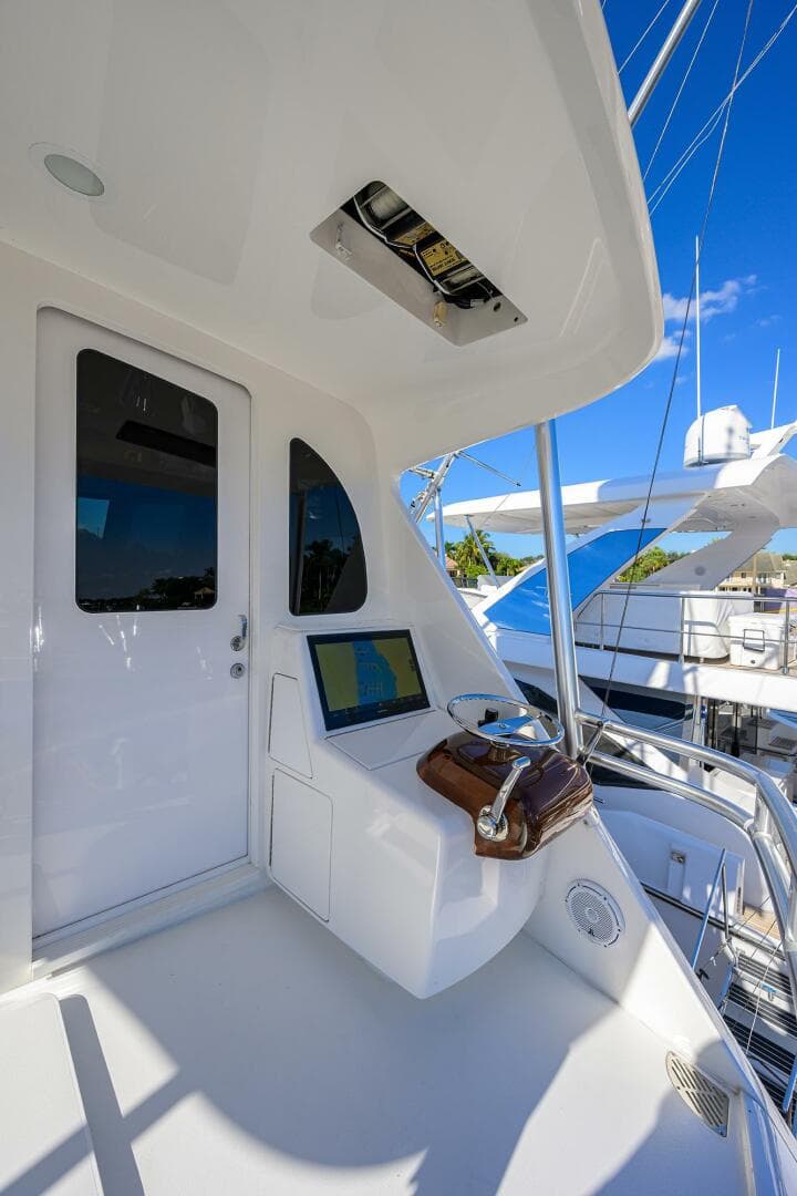 2017 Viking 72 Enclosed Bridge — photo 113