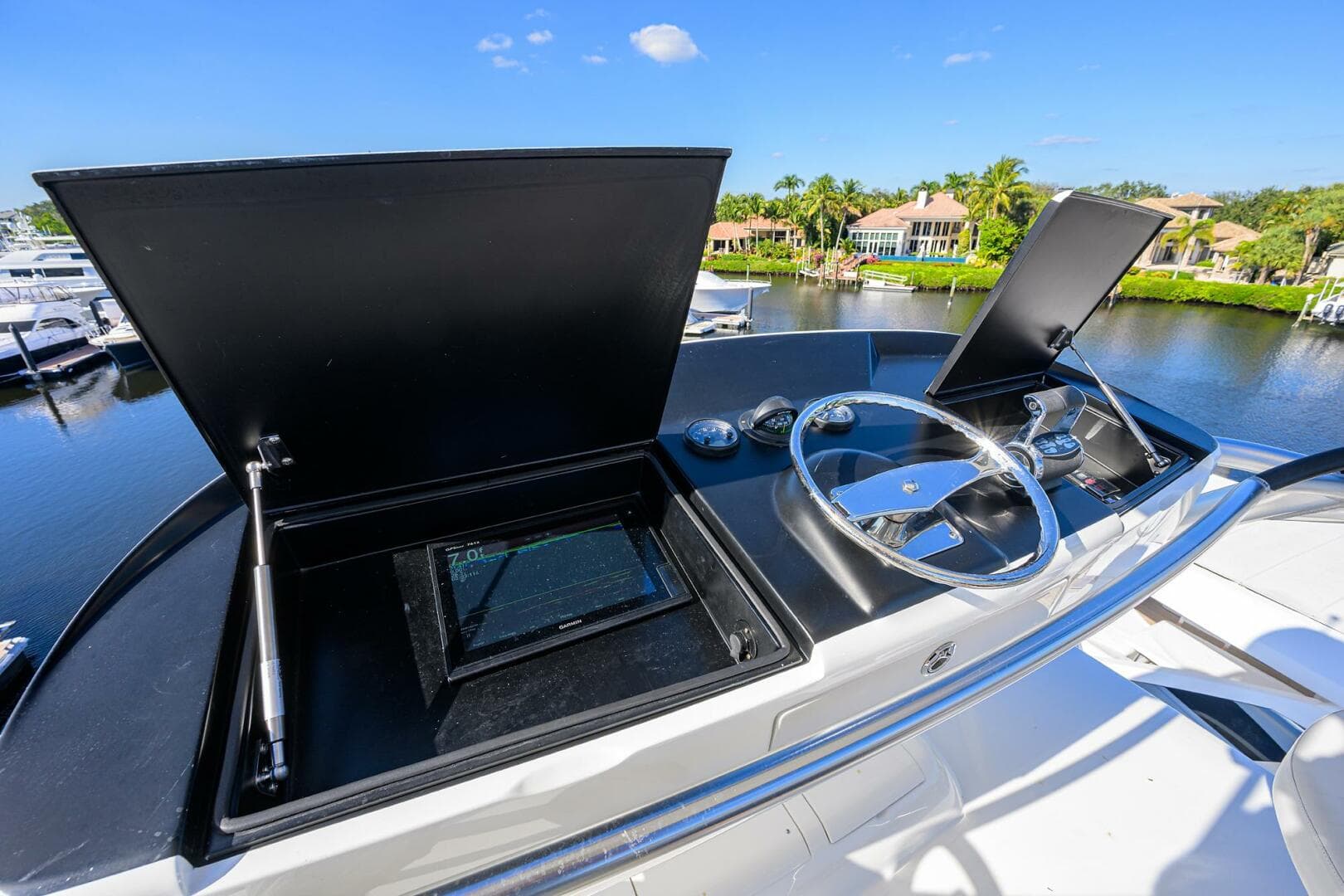 2017 Viking 72 Enclosed Bridge — photo 133