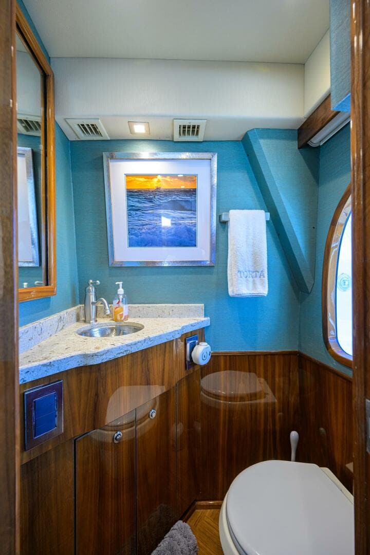 2017 Viking 72 Enclosed Bridge — photo 57