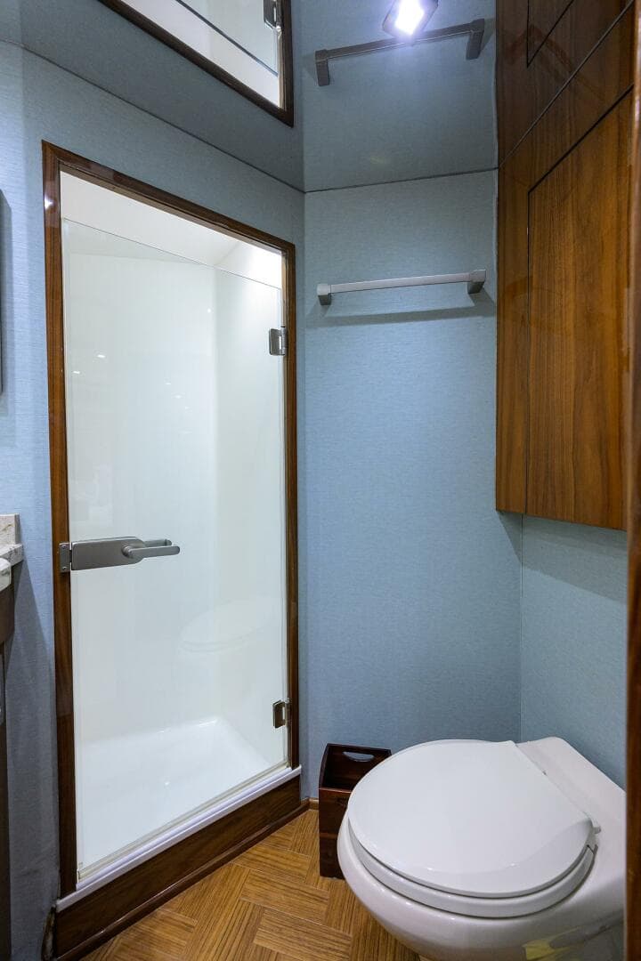 2017 Viking 72 Enclosed Bridge — photo 69