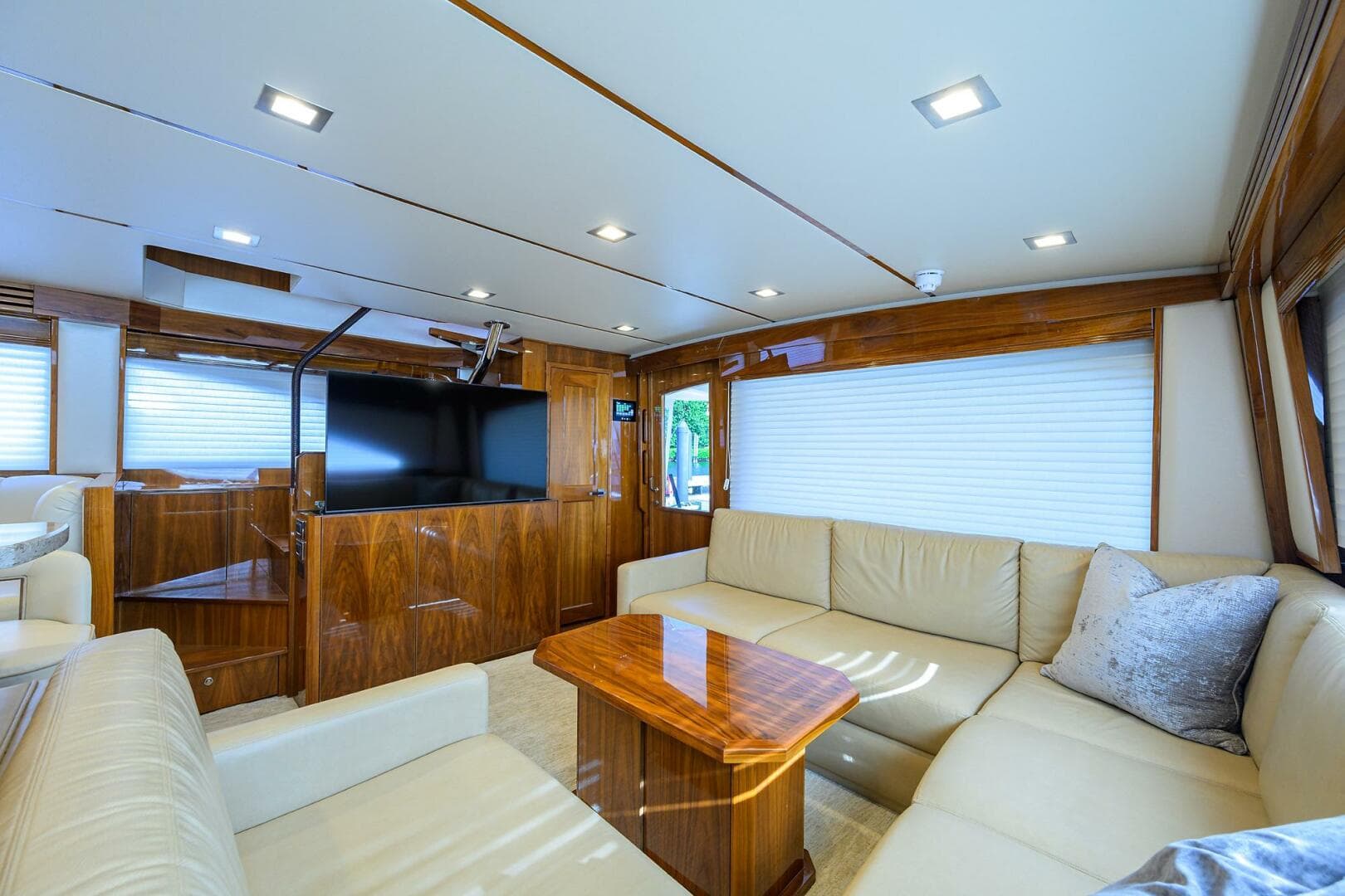 2017 Viking 72 Enclosed Bridge — photo 38