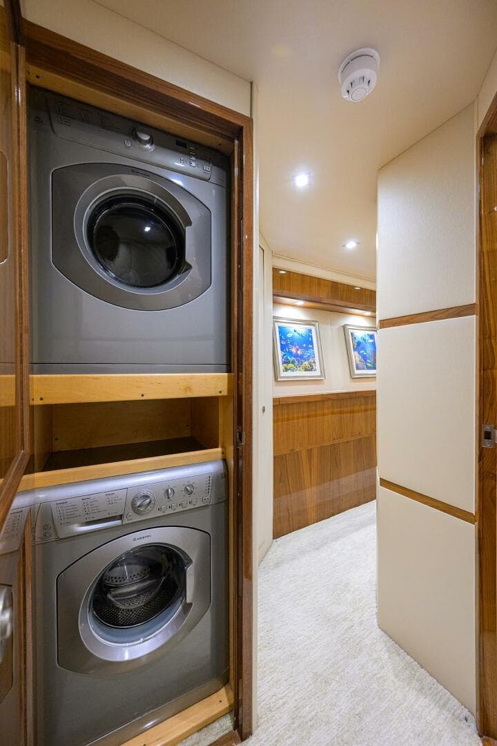 2017 Viking 72 Enclosed Bridge — photo 82