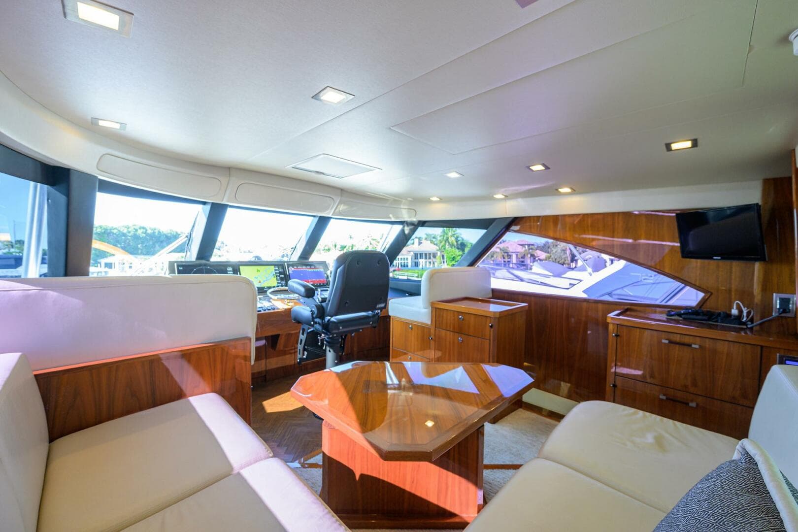 2017 Viking 72 Enclosed Bridge — photo 130