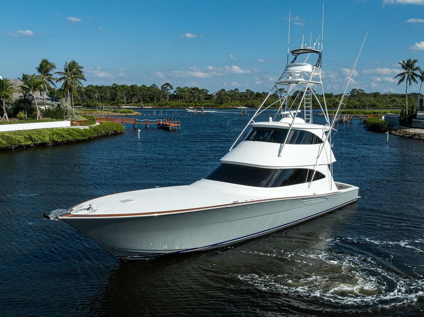 2017 Viking 72 Enclosed Bridge — photo 17