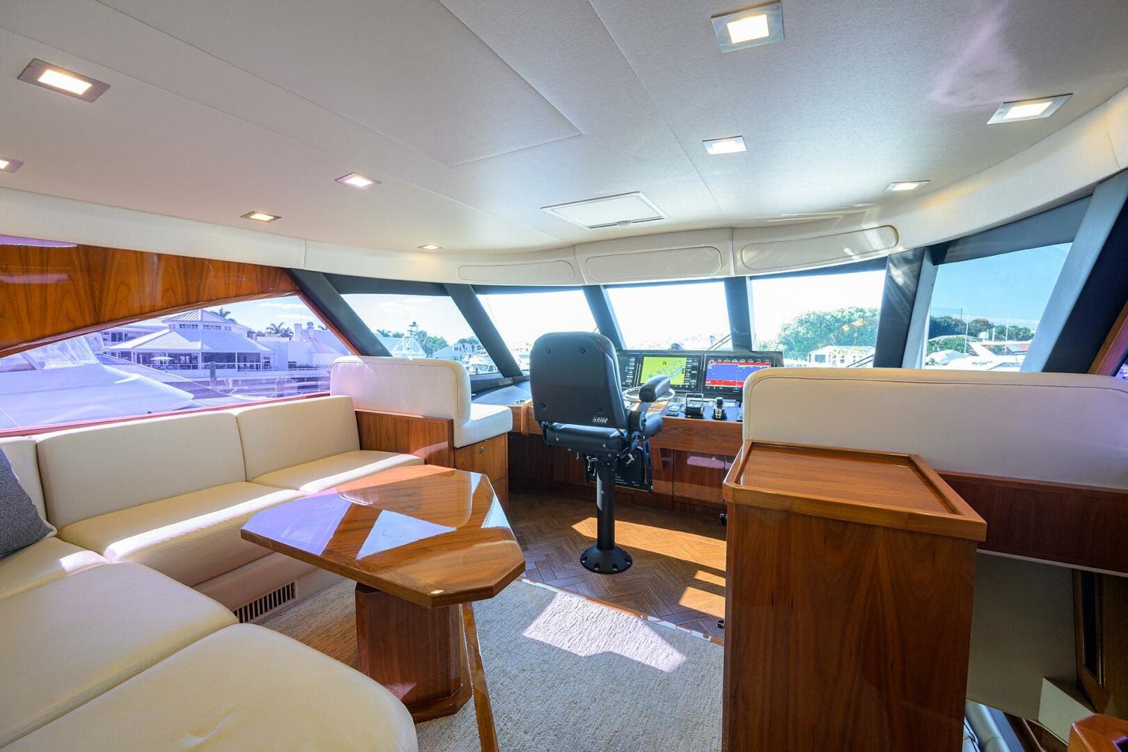 2017 Viking 72 Enclosed Bridge — photo 119