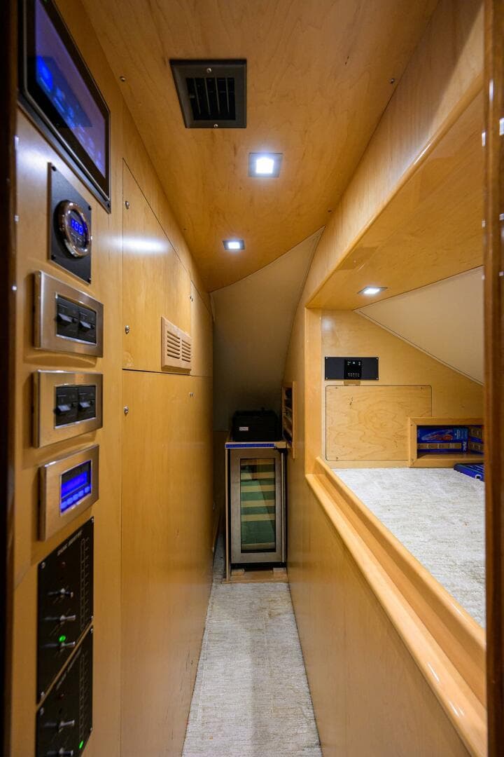 2017 Viking 72 Enclosed Bridge — photo 84