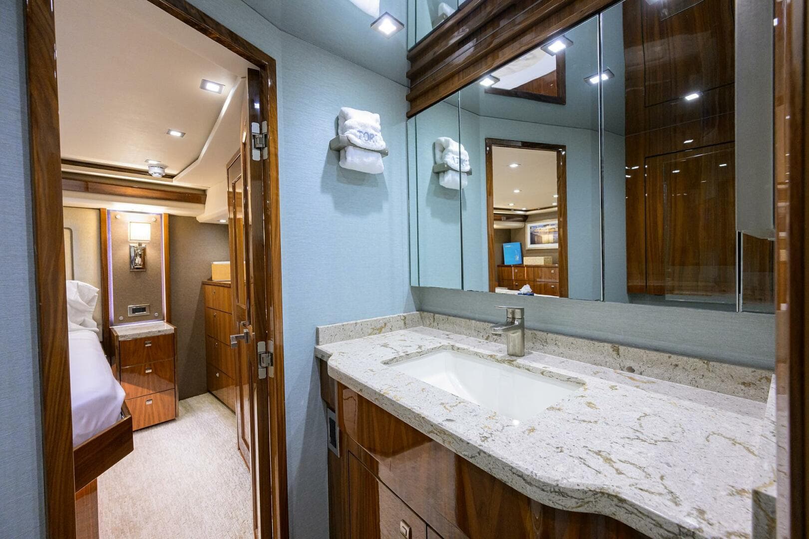 2017 Viking 72 Enclosed Bridge — photo 65