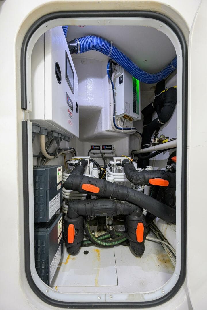 2017 Viking 72 Enclosed Bridge — photo 107