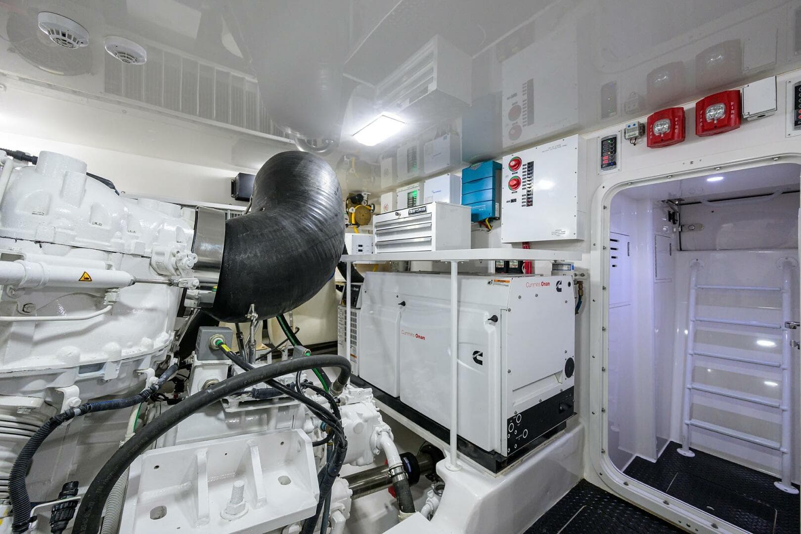 2017 Viking 72 Enclosed Bridge — photo 96