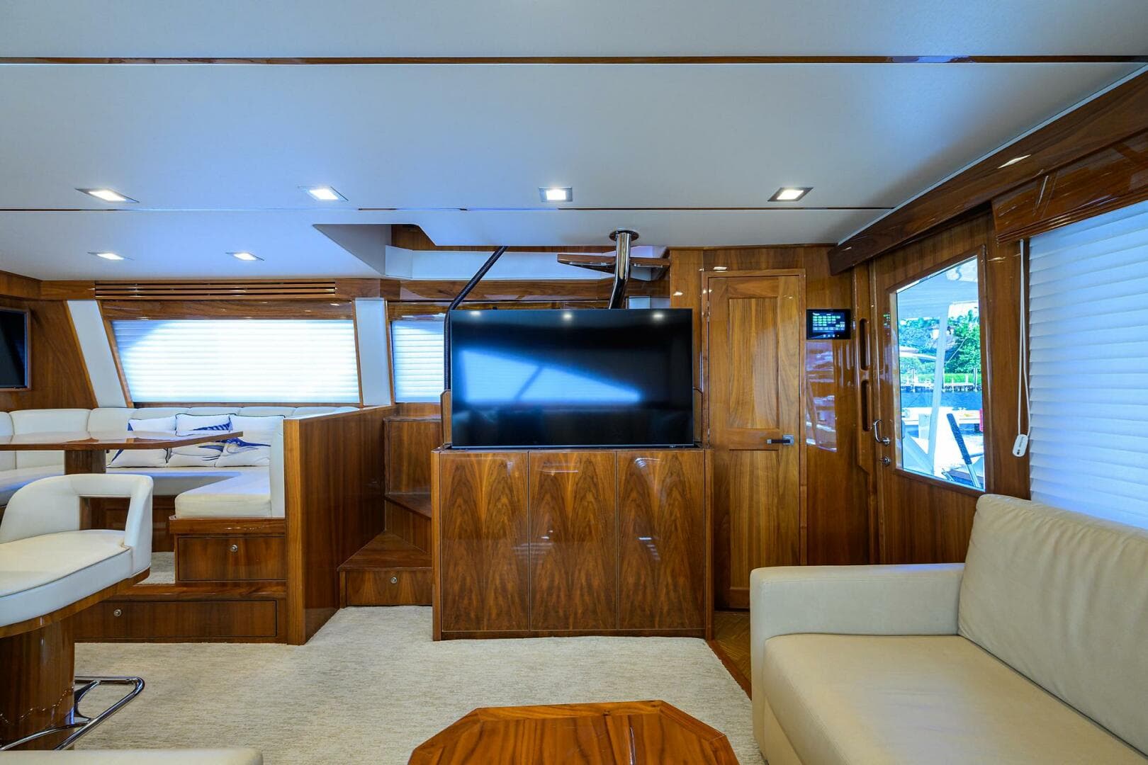 2017 Viking 72 Enclosed Bridge — photo 39