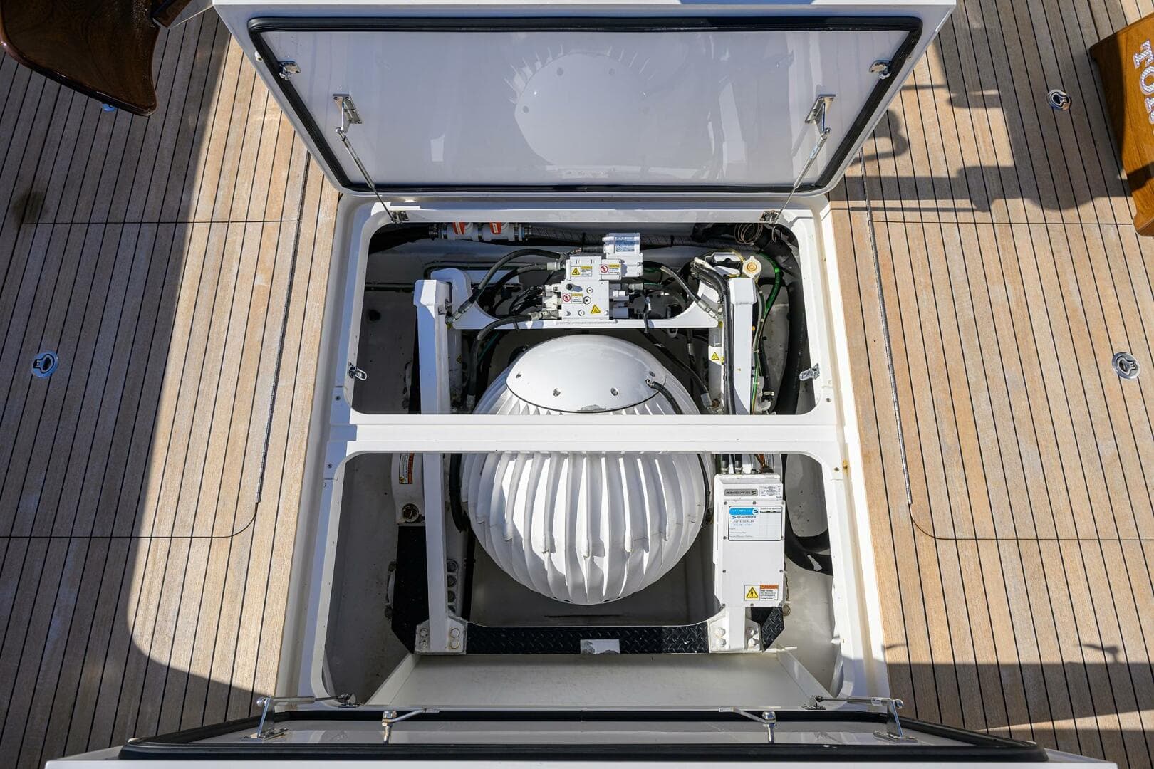 2017 Viking 72 Enclosed Bridge — photo 29