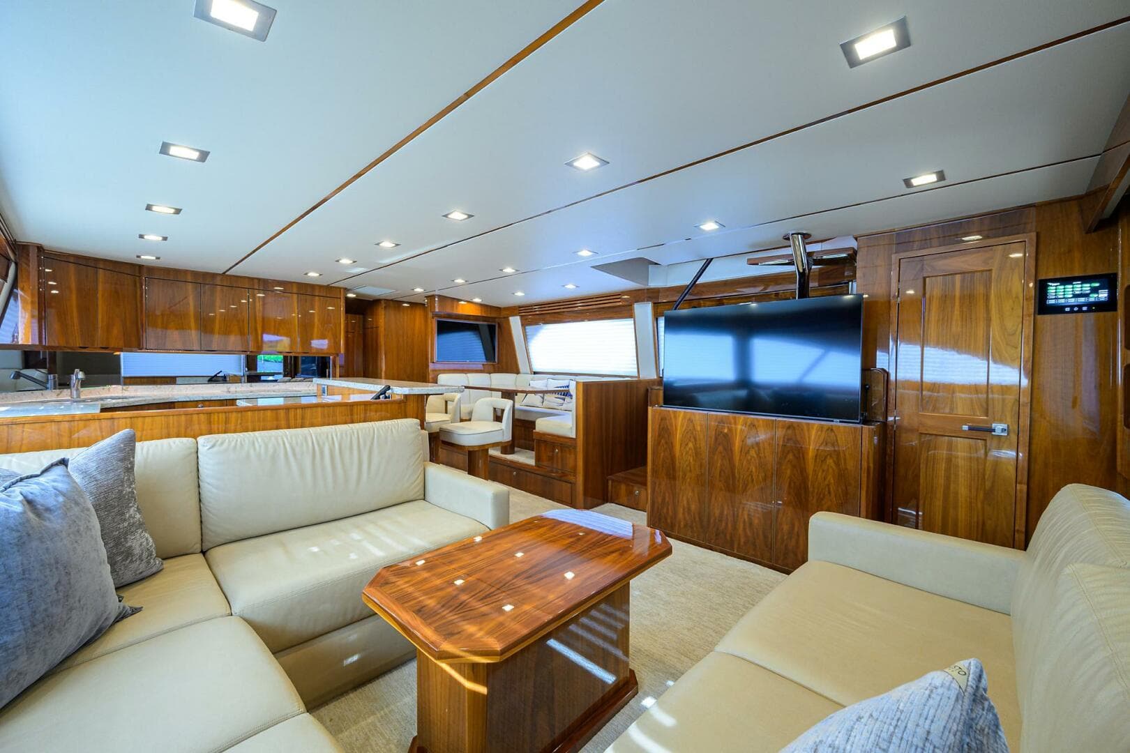 2017 Viking 72 Enclosed Bridge — photo 37