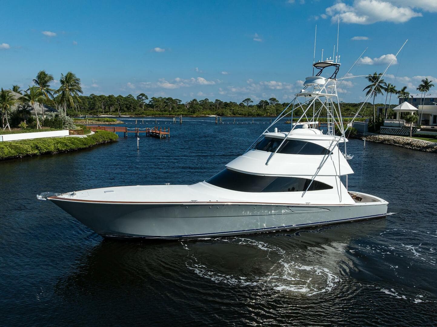 2017 Viking 72 Enclosed Bridge — photo 16