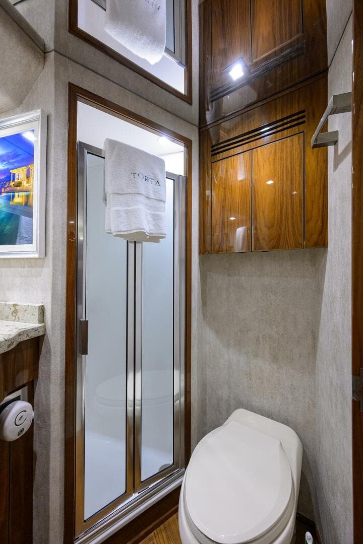 2017 Viking 72 Enclosed Bridge — photo 80