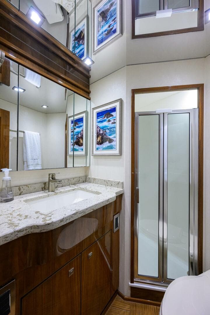 2017 Viking 72 Enclosed Bridge — photo 74