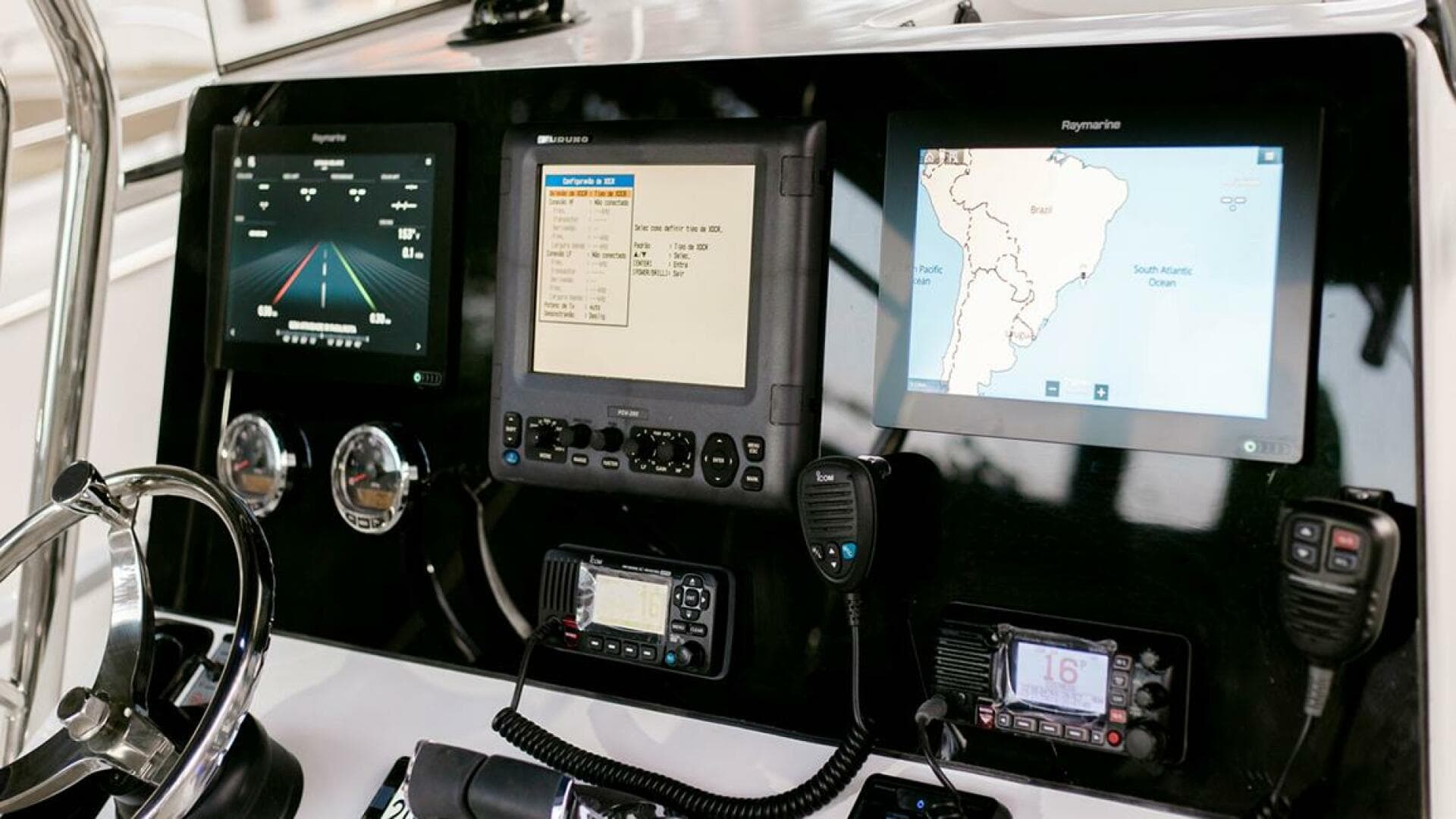 2025 Garnet Offshore 300 HT — photo 4